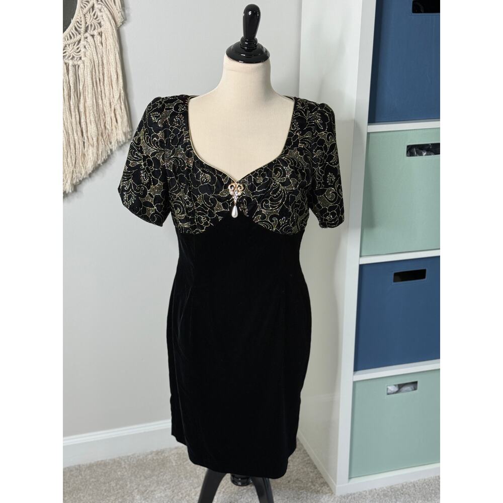 Vintage 1980s Scott McClintock Black Velvet Gold Brooch Cocktail Short Dress 14